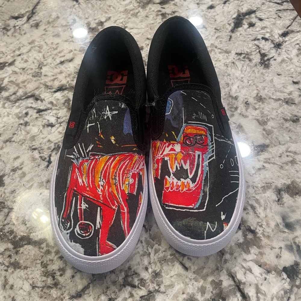 DC GRAFFITI SLIP ONS